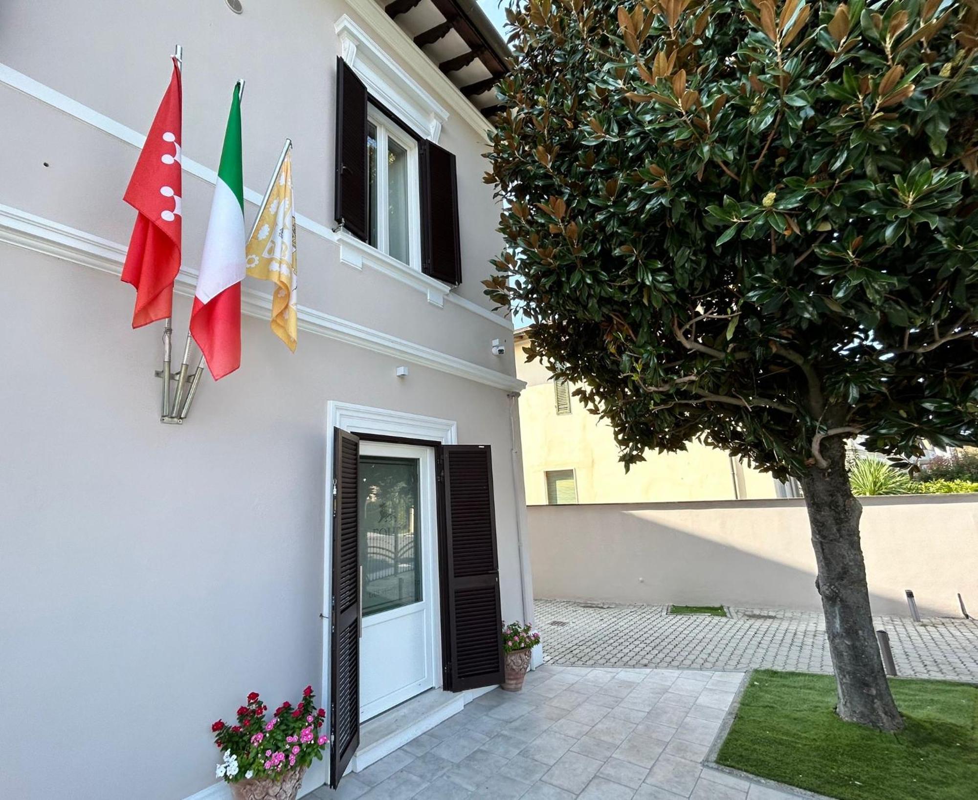 Four Lions Villa Guesthouse Pisa Exterior photo